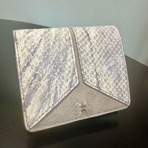 NWOT Covet Highline Wallet